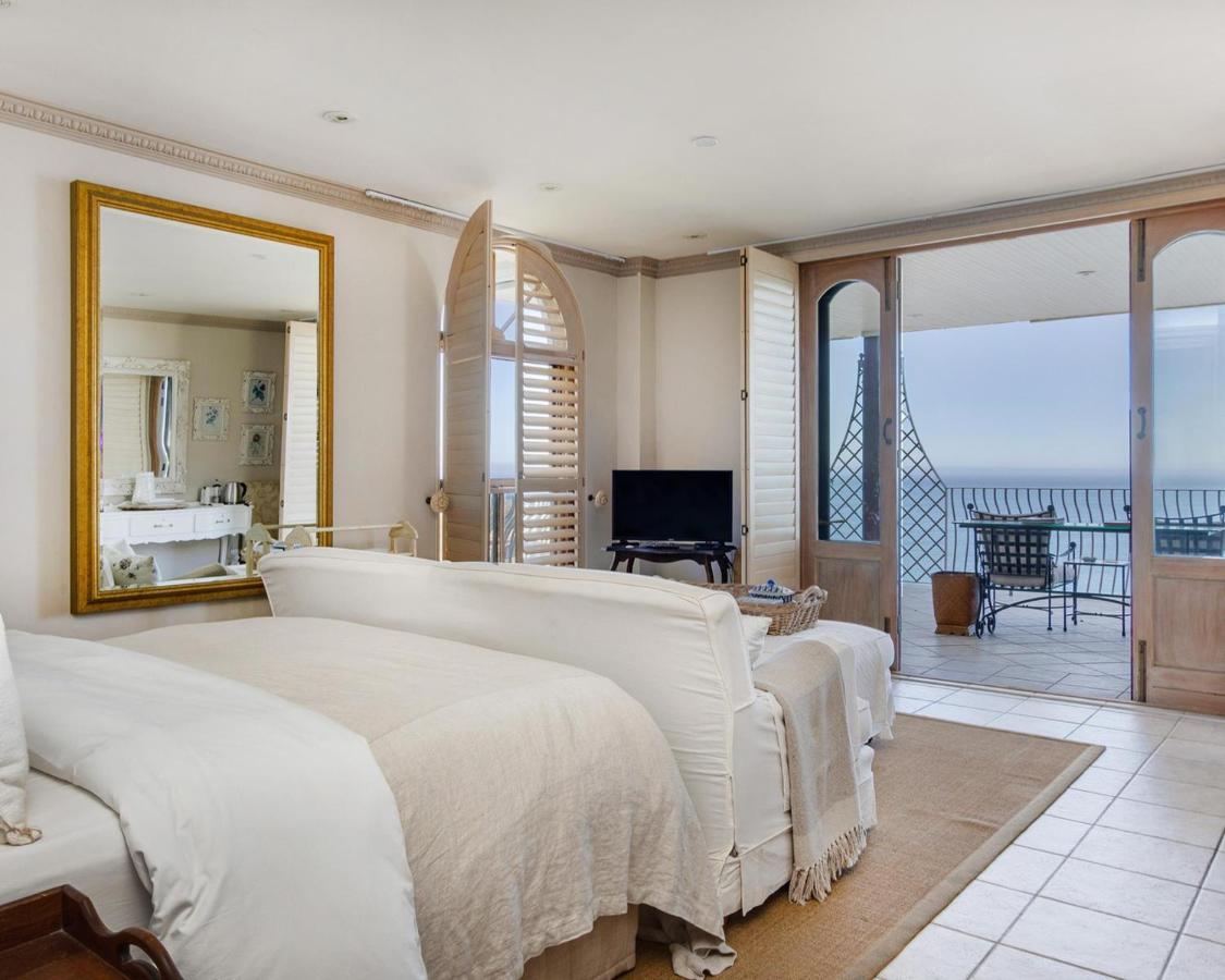Villa Del Mar - "Luxurious En-Suite Bedroom With Lounge And Stunning Sea View Balcony In Bantry Bay" Cape Town Bagian luar foto