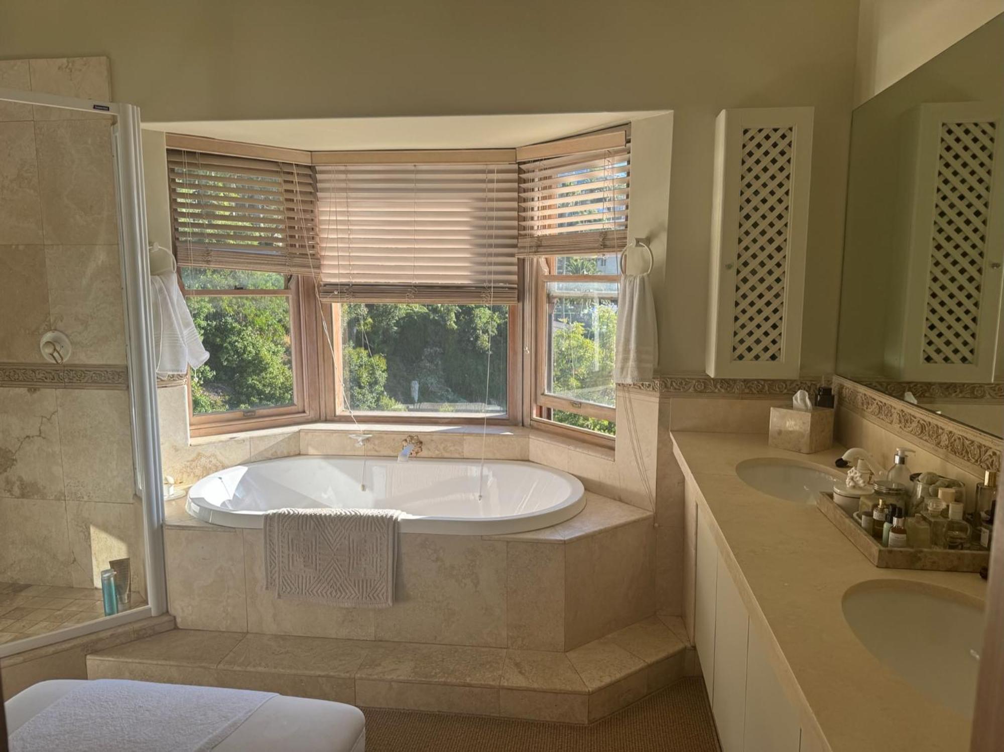 Villa Del Mar - "Luxurious En-Suite Bedroom With Lounge And Stunning Sea View Balcony In Bantry Bay" Cape Town Bagian luar foto
