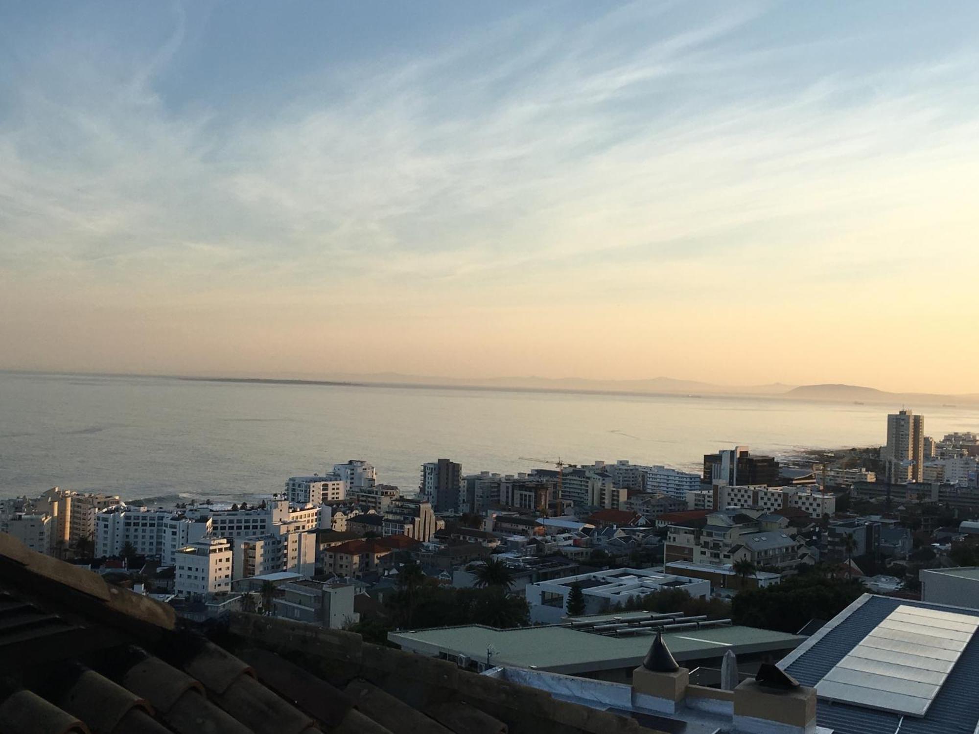 Villa Del Mar - "Luxurious En-Suite Bedroom With Lounge And Stunning Sea View Balcony In Bantry Bay" Cape Town Bagian luar foto