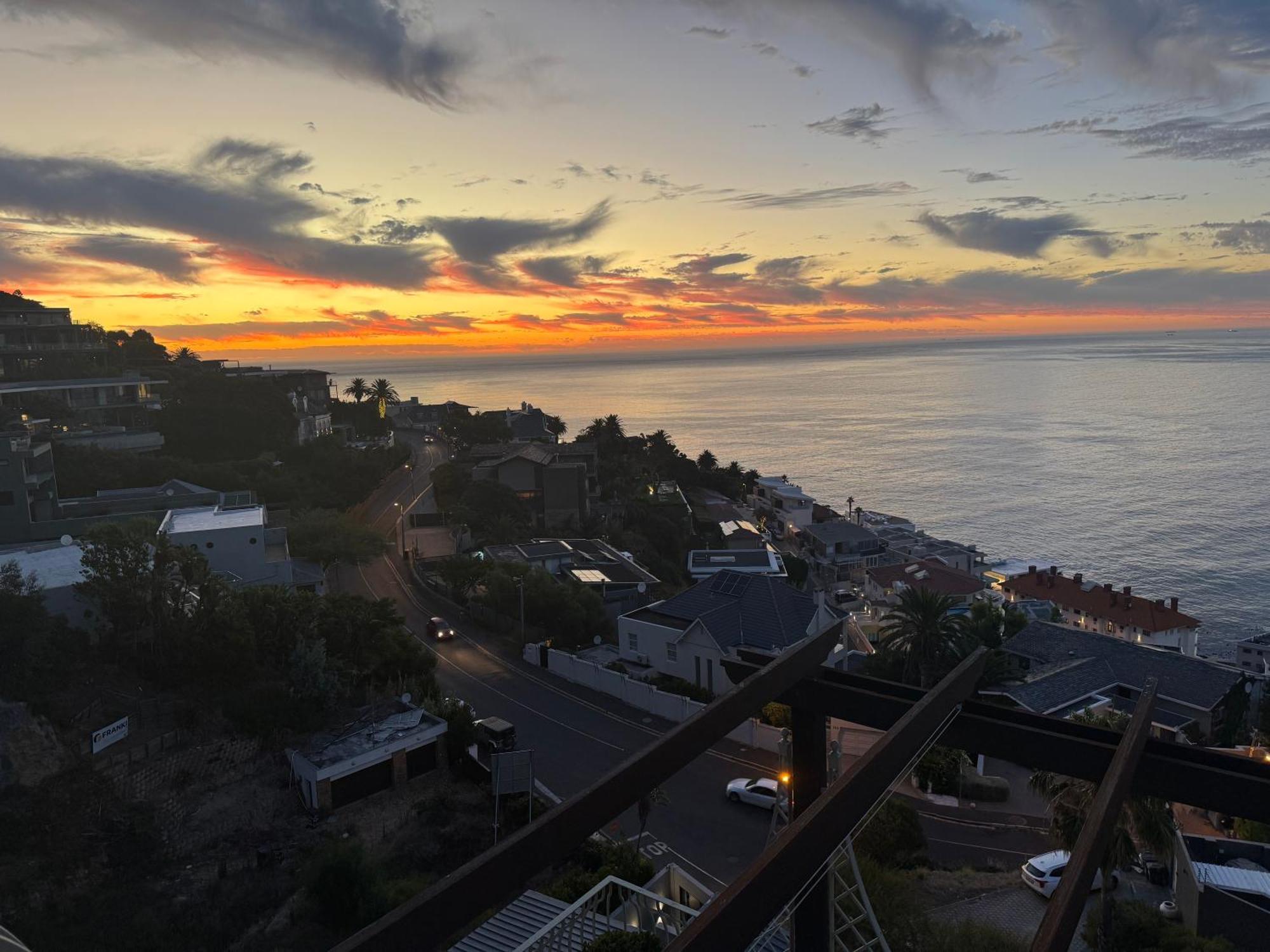 Villa Del Mar - "Luxurious En-Suite Bedroom With Lounge And Stunning Sea View Balcony In Bantry Bay" Cape Town Bagian luar foto