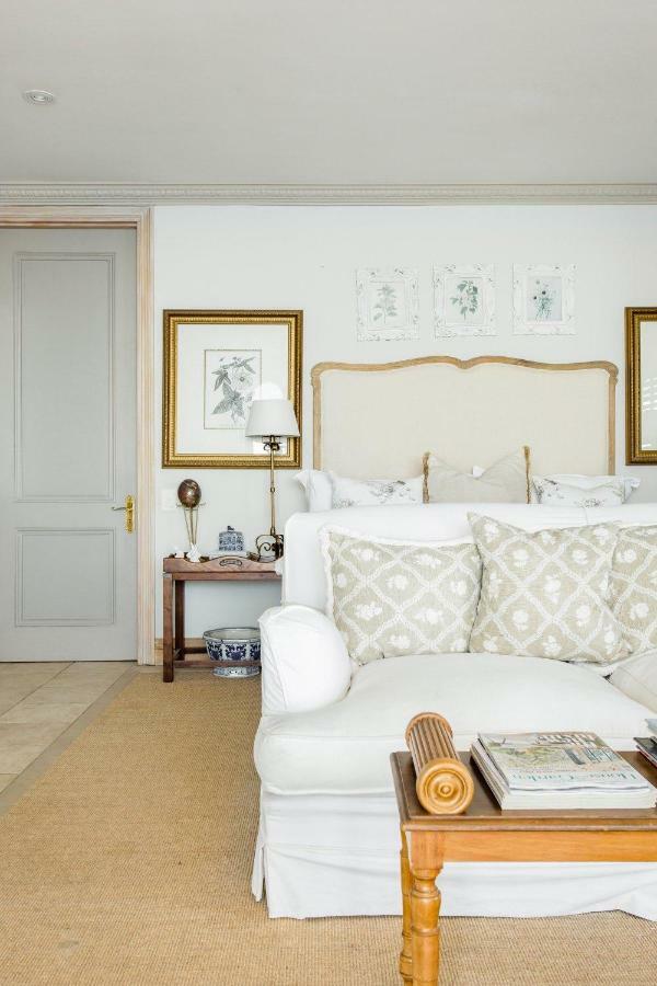 Villa Del Mar - "Luxurious En-Suite Bedroom With Lounge And Stunning Sea View Balcony In Bantry Bay" Cape Town Bagian luar foto